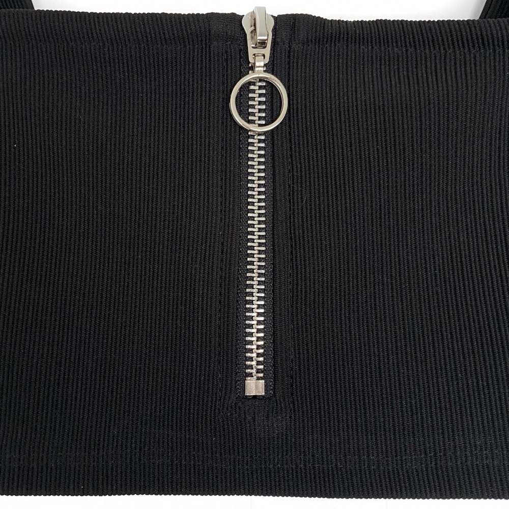 TWIIN Circa Zip Front Ribbed Crop Top - Picture 4 of 6